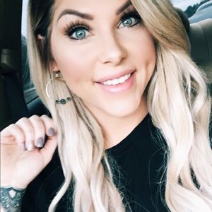 Meet your Posher, Deseree